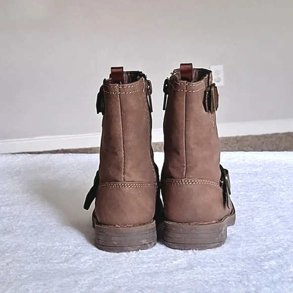 Little Girl's Brown Knee High ๐ข Boots - Picture 5 of 7